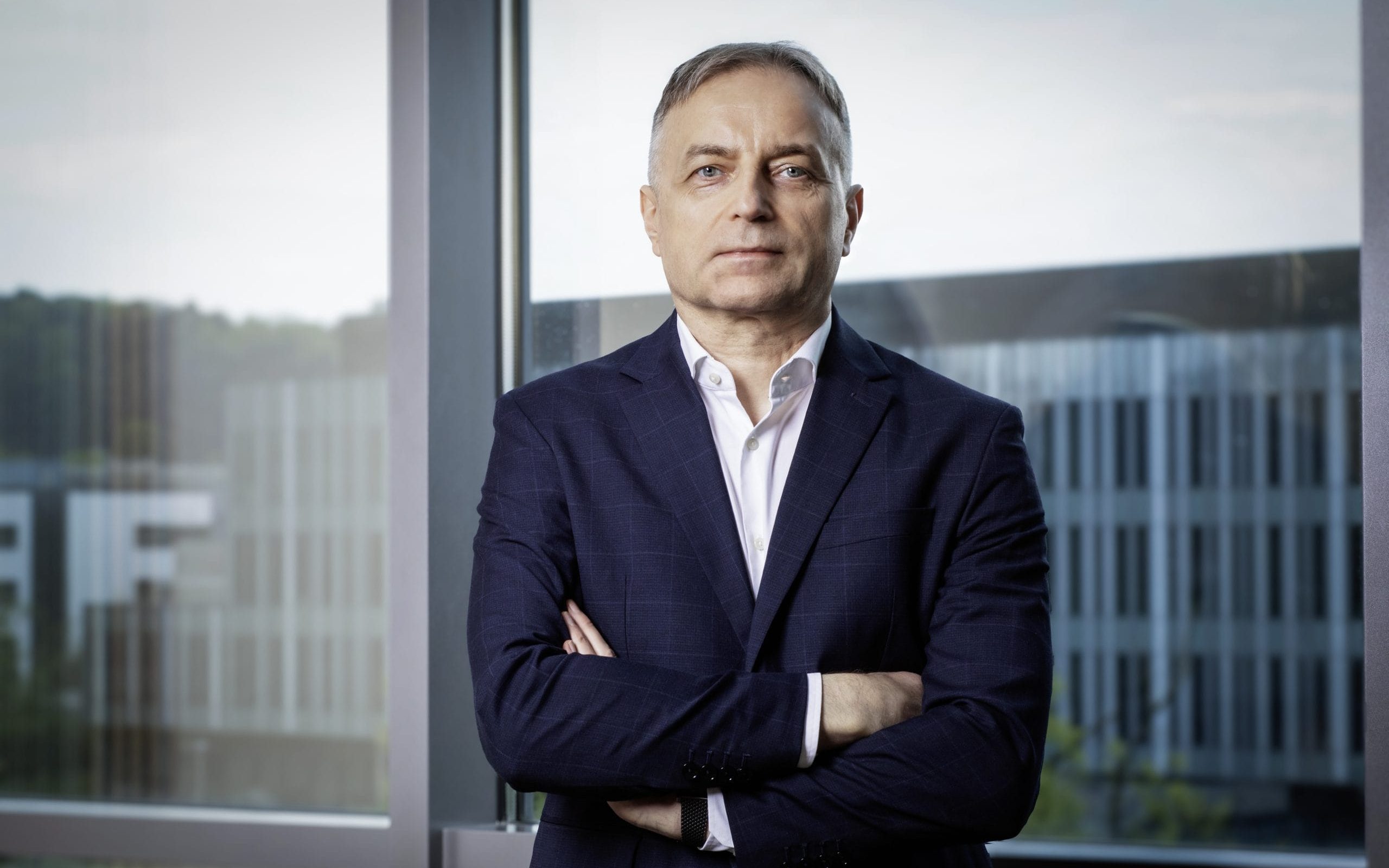 Bezpieczne procesy, stabilny biznes — jak outsourcing wspiera kluczowe branże?