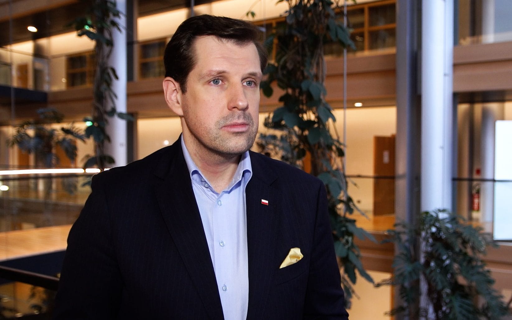 Unia Europejska chce złagodzić AI Act. Na szali konkurencyjność start-upów i małych przedsiębiorców